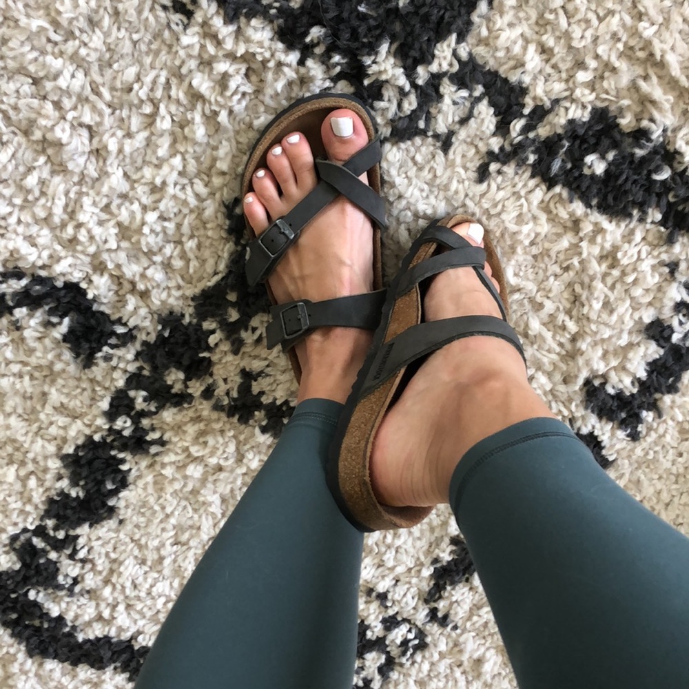 Birkenstock toe cross sandal